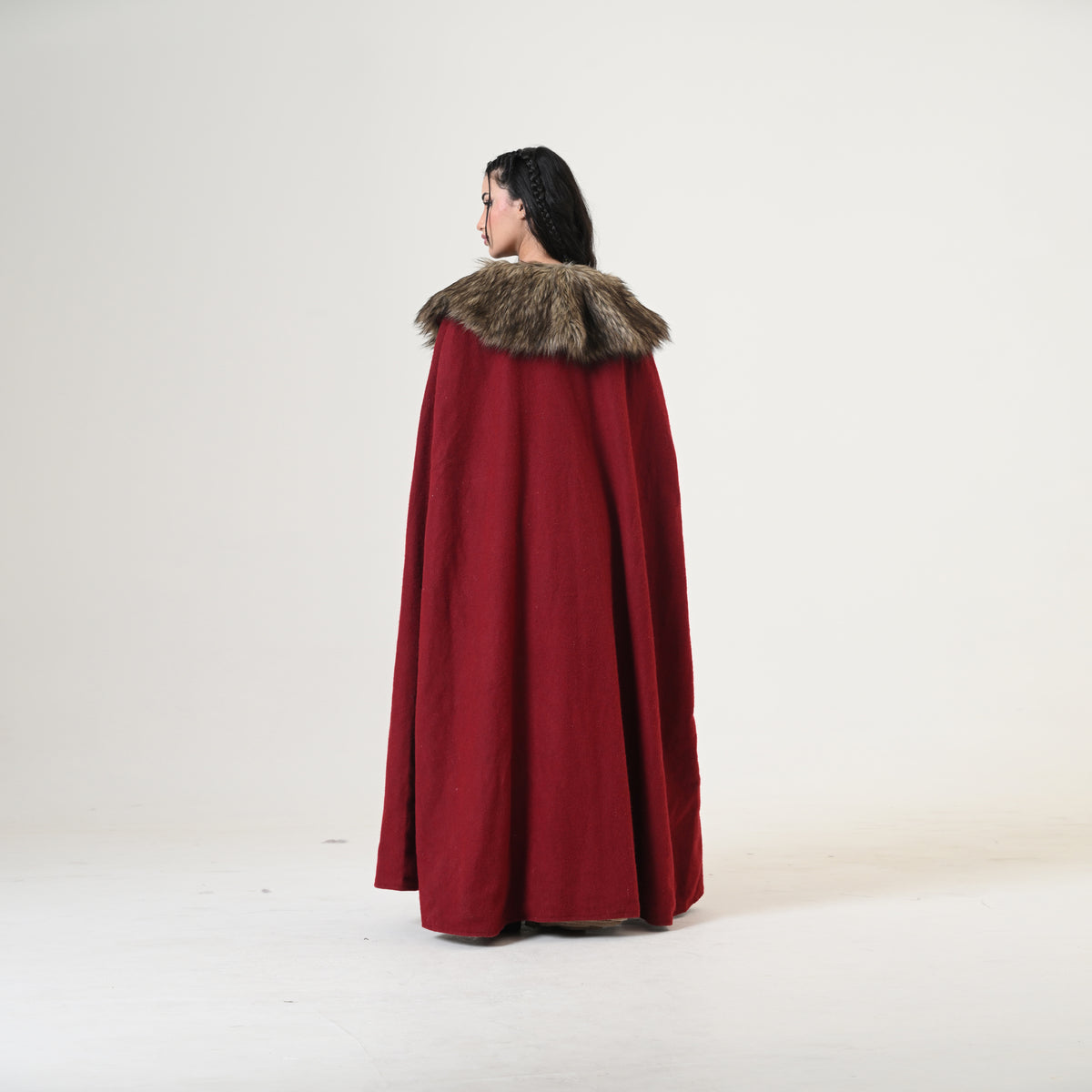 Medieval wool cloak with faux fur collar – view 2