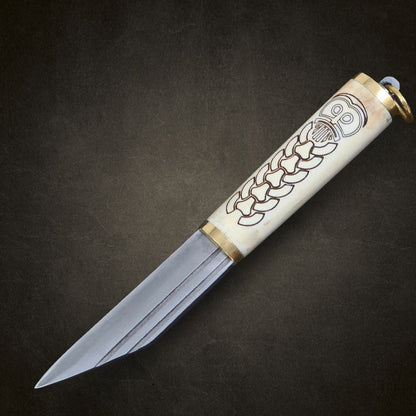 Bone Grip Seax, hilt