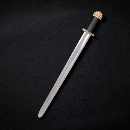 Five-lobed sword with scabbard
